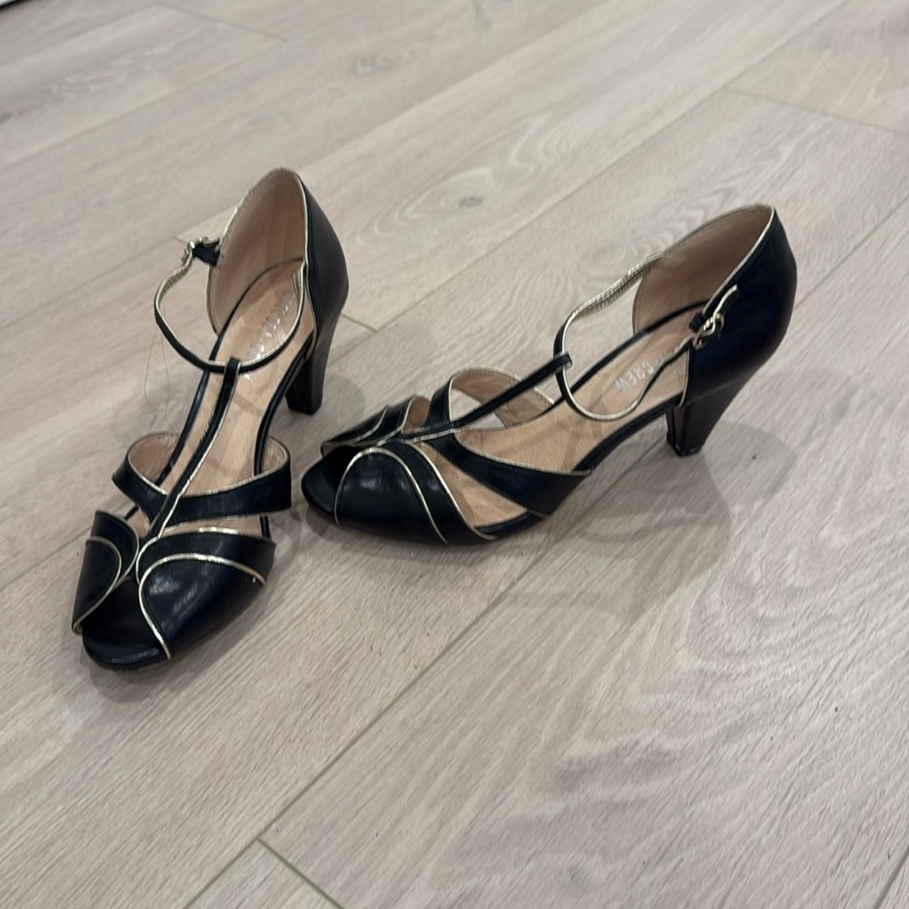 Chelsea Crew Penelope T-Strap Heels Size 40